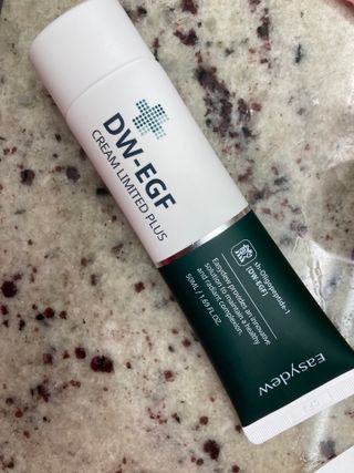 이지듀 DW-EGF 크림 리미티드 플러스 1.69 FL.Oz — 4.5점을 준 리뷰어가 2021년 9월 올린 사용 사진
