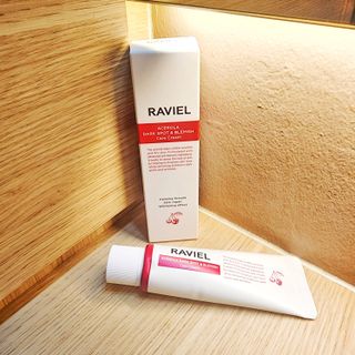 라비엘 아세로라 &amp; 스네일 뮤신 다크 스팟 케어 크림 1.7 fl oz (50ml), 스네일 뮤신 &amp; 히알루론산 — 5점을 준 리뷰어가 2022년 11월 올린 사용 사진