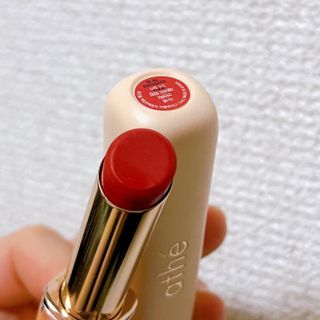ATHE AUTHENTIC AIRY LIP BALM / 비건립밤 / 어센틱립밤 / 에어리립밤 (수정 요청) — 5점을 준 리뷰어가 2022년 8월 올린 사용 사진
