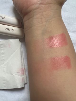 ATHE AUTHENTIC AIRY LIP BALM / 비건립밤 / 어센틱립밤 / 에어리립밤 (수정 요청) — 5점을 준 리뷰어가 2022년 7월 올린 사용 사진