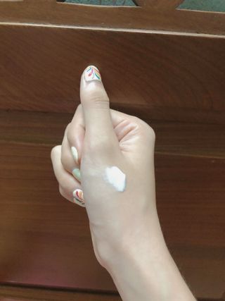 라벨영 비타민 우유미백크림 — 5점을 준 리뷰어가 2023년 10월 올린 사용 사진