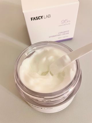 파시랩 USA_[FASCY LAB] 세라마이드 하이드레이팅 크림 — 5점을 준 리뷰어가 2022년 1월 올린 사용 사진