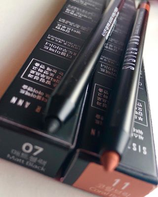 씨스터앤 시스터앤 더블이펙트 워터프루프 아이펜슬_미국 — 5점을 준 리뷰어가 2022년 1월 올린 사용 사진