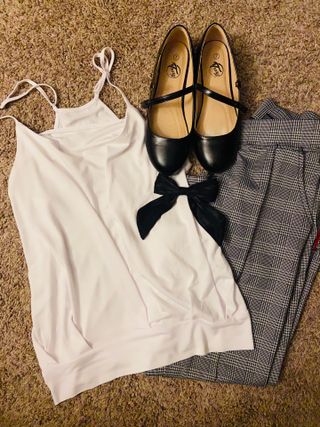 noflik 민소매 스트랩 블라우스-Dressy Tops Summer Spaghetti Strap Tank Tops — 5점을 준 리뷰어가 2021년 8월 올린 사용 사진