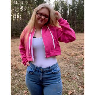 DOUBLJU Womens 캐주얼 긴팔 자르기 탑 지퍼 업 후드 티 스웨터 플러스 사이즈 — 5점을 준 리뷰어가 2023년 1월 올린 사용 사진