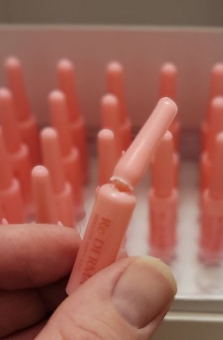 이지듀 리더마 마스터 앰플 1ml x 20 바이알 — 1점을 준 리뷰어가 2021년 4월 올린 사용 사진