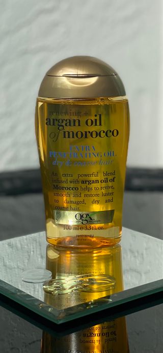 0.8L OGX 엑스트라 스트렝스 리뉴잉 + 아르간 오일 오브 모로코 페트레이팅 헤어 오일 트리트먼트 — 5점을 준 리뷰어가 2022년 3월 올린 사용 사진