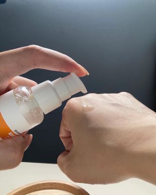 라비엘 멀티 비타민 다크 스팟 &amp; 블레미쉬 케어 페이스 세럼 모든 피부용 1.7 fl oz — 5점을 준 리뷰어가 2022년 12월 올린 사용 사진
