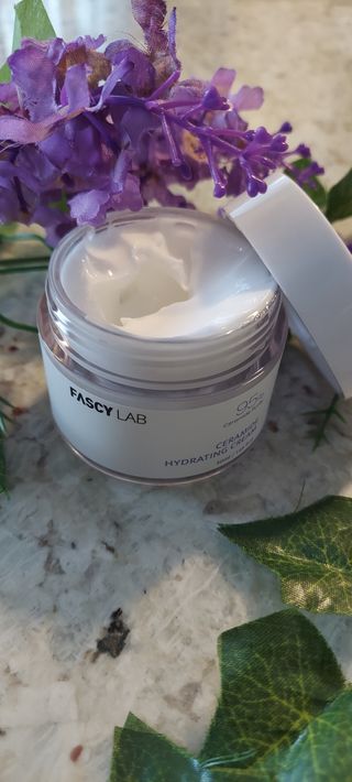 파시랩 USA_[FASCY LAB] 세라마이드 하이드레이팅 크림 — 5점을 준 리뷰어가 2022년 1월 올린 사용 사진