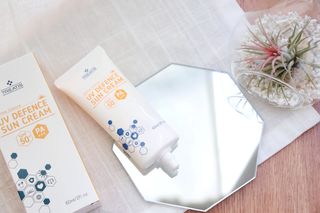 트리티스 US [TREATIS] UV Defence Sun Cream PA+++ / SPF50+ — 4점을 준 리뷰어가 2021년 3월 올린 사용 사진
