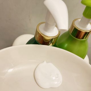 ゴールドプラスセット(シャンプー500g x 1ea/トリートメント500ml X 1ea) — 4.5점을 준 리뷰어가 2023년 3월 올린 사용 사진