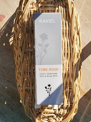 라비엘 RAVIEL 코지 퍼퓸 헤어 &amp; 바디 미스트 스프레이 2.7 fl oz(80ml), 릴리 머스크/튜브 로즈 — 4점을 준 리뷰어가 2022년 9월 올린 사용 사진