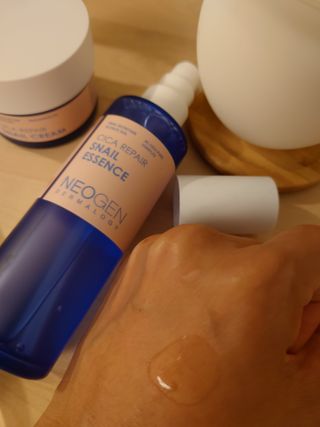 네오젠 더마로지 시카 리페어 스네일 에센스 100ml+ 크림 50g 세트 — 5점을 준 리뷰어가 2022년 8월 올린 사용 사진