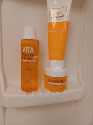 Vita Snail Trio Set [First Essence, Cream, Gel Cleanser] — 2점을 준 리뷰어가 2021년 10월 올린 사용 사진