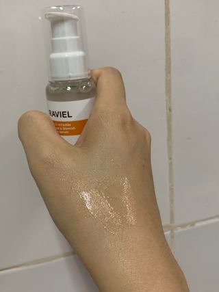 라비엘 멀티 비타민 다크 스팟 &amp; 블레미쉬 케어 페이스 세럼 모든 피부용 1.7 fl oz — 3.5점을 준 리뷰어가 2023년 4월 올린 사용 사진