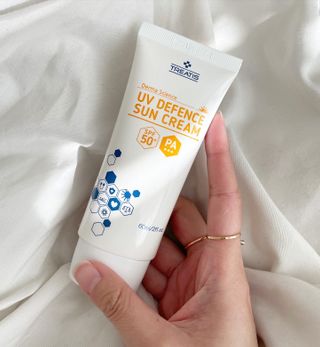 트리티스 US [TREATIS] UV Defence Sun Cream PA+++ / SPF50+ — 5점을 준 리뷰어가 2021년 3월 올린 사용 사진