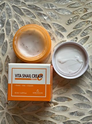 [THE SKIN HOUSE] Vita Snail Cream — 4.5점을 준 리뷰어가 2022년 4월 올린 사용 사진
