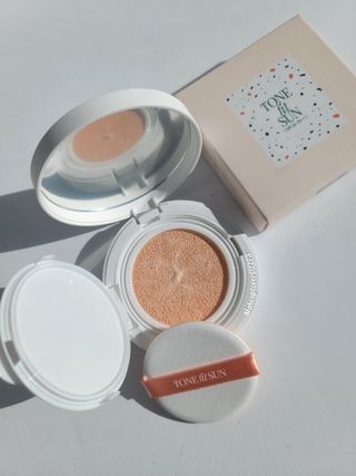 TONEfitSUN 쿠션 12g 비건 톤업 선쿠션 한국산 SPF 50+/ PA++++ — 5점을 준 리뷰어가 2023년 2월 올린 사용 사진