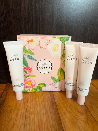 더 퓨어 로터스 제주 식물 선크림 / 제주 연잎 &amp; 동백 미스트 / 순수한 연꽃 어메니티 세트 — 5점을 준 리뷰어가 2022년 12월 올린 사용 사진