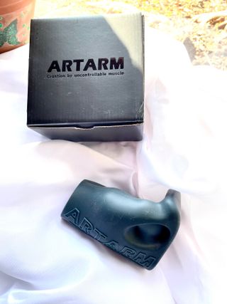 ArtARM GRIP ARMWRESTLING 실제 손 훈련 도구 — 3점을 준 리뷰어가 2021년 12월 올린 사용 사진