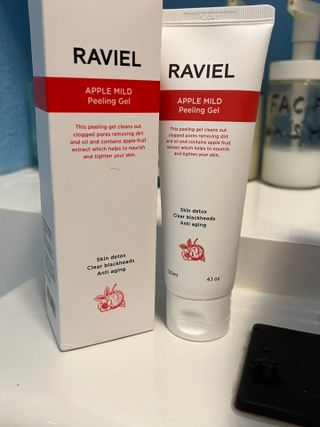 라비엘 모든 피부를 위한 RAVIEL 애플 마일드 필링 젤, 4.1 fl oz, 깊고 부드러운 각질 제거 — 5점을 준 리뷰어가 2022년 8월 올린 사용 사진