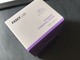 파시랩 USA_[FASCY LAB] 세라마이드 하이드레이팅 크림 — 3점을 준 리뷰어가 2021년 10월 올린 사용 사진