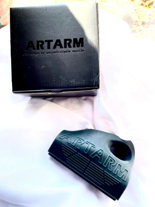 ArtARM GRIP ARMWRESTLING 실제 손 훈련 도구 — 3점을 준 리뷰어가 2021년 12월 올린 사용 사진