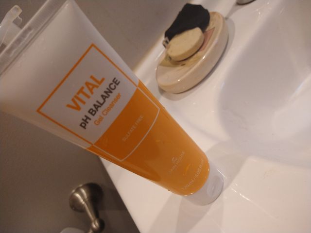 [THE SKIN HOUSE] Vital pH Balance Gel Cleanser 리뷰 사진