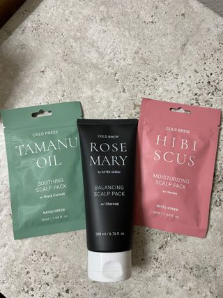 로즈마리 밸런싱 두피팩, 히비스커스 보습 두피팩, 타마누 오일 수딩 두피팩 3종 세트 — 5점을 준 리뷰어가 2022년 4월 올린 사용 사진
