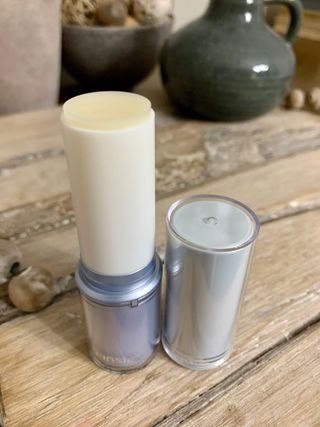 산심 명연수 멀티 스틱 밤 0.38oz 수분 스틱 집중 주름 케어 — 5점을 준 리뷰어가 2023년 4월 올린 사용 사진