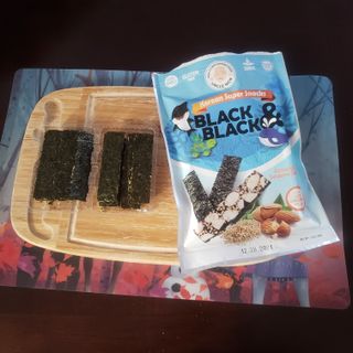 UNCLE NICK 한국 슈퍼 스낵 블랙 &amp; 블랙 김 스낵 — 5점을 준 리뷰어가 2021년 11월 올린 사용 사진