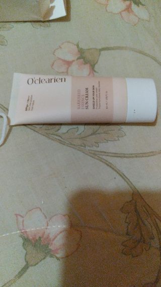 오클리앙 Oclearien Barriered Essence Sun Cream — 5점을 준 리뷰어가 2023년 2월 올린 사용 사진