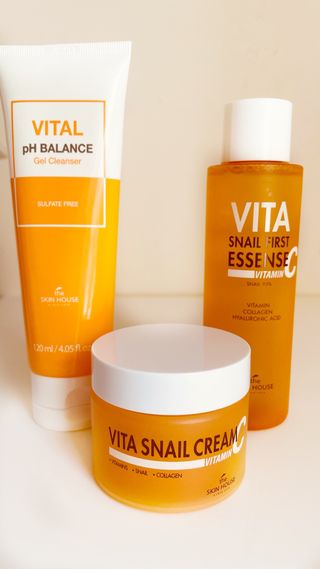 Vita Snail Trio Set [First Essence, Cream, Gel Cleanser] — 3점을 준 리뷰어가 2021년 8월 올린 사용 사진