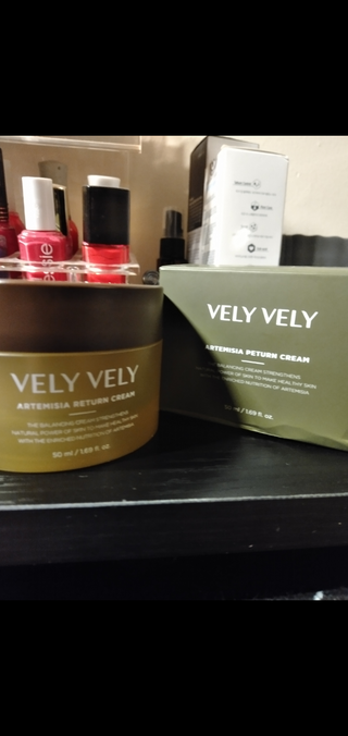 VELY VELY Artemisia Return Cream — 4.5점을 준 리뷰어가 2021년 4월 올린 사용 사진