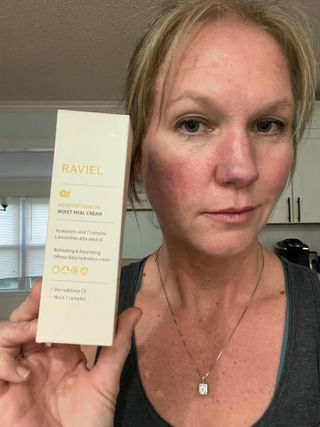 라비엘 RAVIEL Meadowfoam 씨 오일 모이스처라이징 데일리 히알 크림 3.4 fl oz, DermaBiome CX, 7 히알루론산 — 5점을 준 리뷰어가 2022년 9월 올린 사용 사진