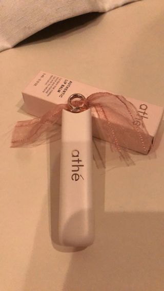ATHE AUTHENTIC AIRY LIP BALM / 비건립밤 / 어센틱립밤 / 에어리립밤 (수정 요청) — 5점을 준 리뷰어가 2022년 8월 올린 사용 사진