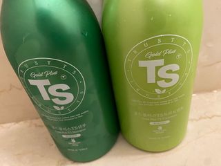 ゴールドプラスセット(シャンプー500g x 1ea/トリートメント500ml X 1ea) — 5점을 준 리뷰어가 2023년 3월 올린 사용 사진