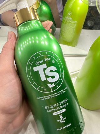 [루틴탈모세트] 골드플러스 TS 샴푸 500g &amp; 골드플러스 TS 트리트먼트 500g — 5점을 준 리뷰어가 2023년 3월 올린 사용 사진