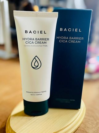 바시엘 BACIEL 바시엘 하이드라 베리어 시카 크림 — 5점을 준 리뷰어가 2021년 5월 올린 사용 사진