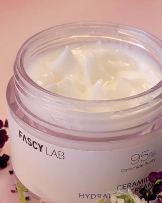파시랩 USA_[FASCY LAB] 세라마이드 하이드레이팅 크림 — 3점을 준 리뷰어가 2022년 1월 올린 사용 사진