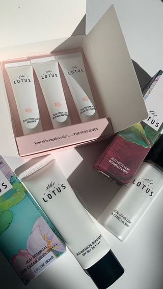 더 퓨어 로터스 제주 식물 선크림 / 제주 연잎 &amp; 동백 미스트 / 순수한 연꽃 어메니티 세트 — 5점을 준 리뷰어가 2022년 12월 올린 사용 사진