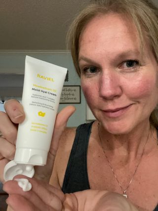라비엘 RAVIEL Meadowfoam 씨 오일 모이스처라이징 데일리 히알 크림 3.4 fl oz, DermaBiome CX, 7 히알루론산 — 5점을 준 리뷰어가 2022년 9월 올린 사용 사진