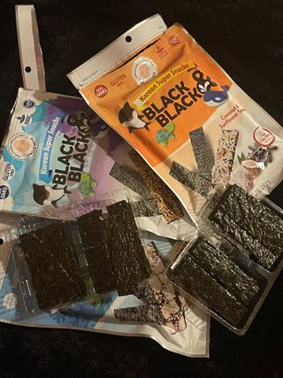 UNCLE NICK 한국 슈퍼 스낵 블랙 &amp; 블랙 김 스낵 — 4.5점을 준 리뷰어가 2021년 11월 올린 사용 사진