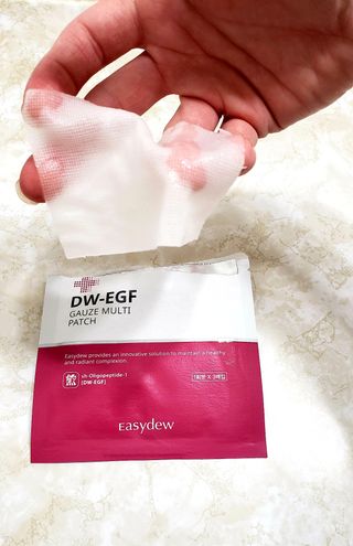 이지듀 DW-EGF 멀티 페이셜 시트 마스크 - 0.53 FL OZ 4EA — 5점을 준 리뷰어가 2021년 8월 올린 사용 사진