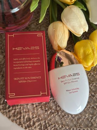 H2VA25 Skin Fit Sun Essence SPF50+ PA++++ 50ml / 1.69 FL.oz Moisturizing Sunblock Sunscreen K-Beauty — 5점을 준 리뷰어가 2024년 10월 올린 사용 사진