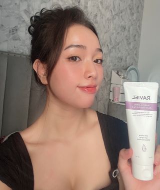 라비엘 RAVIEL 퍼플 쥬얼 클린 필 오프 팩, 마일드 블랙헤드 리무버, 4.1 fl oz(120ml) — 4점을 준 리뷰어가 2023년 4월 올린 사용 사진