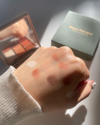 하트퍼센트 Heart Percent Dote on Mood Eye Palette VERMILION FACET — 5점을 준 리뷰어가 2021년 11월 올린 사용 사진