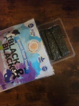 UNCLE NICK 한국 슈퍼 스낵 블랙 &amp; 블랙 김 스낵 — 4점을 준 리뷰어가 2021년 11월 올린 사용 사진