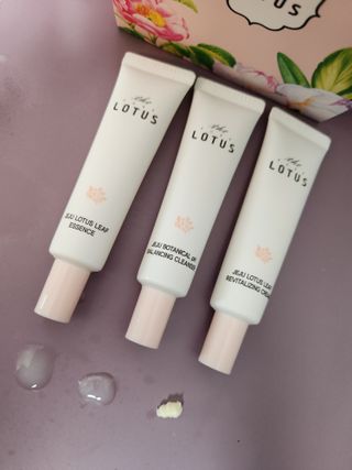 더 퓨어 로터스 제주 식물 선크림 / 제주 연잎 &amp; 동백 미스트 / 순수한 연꽃 어메니티 세트 — 5점을 준 리뷰어가 2022년 10월 올린 사용 사진