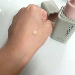 지베르니 밀착 커버 파운데이션 30ml + 밀착 커버 쿠션 본 제품 — 5점을 준 리뷰어가 2023년 9월 올린 사용 사진